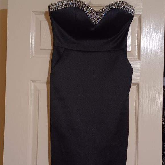 Dress - Picture 2 of 2